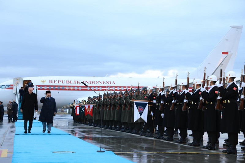 Presiden Republik Indonesia, Prabowo Subianto, tiba di Ankara, Turkiye, pada Rabu (9/4/2025) malam waktu setempat dalam rangka kunjungan kenegaraan untuk memperkuat hubungan bilateral antara Indonesia dan Turkiye. Presiden Republik Indonesia, Prabowo Subianto, tiba di Ankara, Turkiye, pada Rabu (9/4/2025) malam waktu setempat dalam rangka kunjungan kenegaraan untuk memperkuat hubungan bilateral antara Indonesia dan Turkiye. (Instagram/presidenrepublikindonesia)