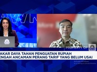 Video: Rupiah Anjlok Hadapi Perang Tarif, Kapan BI Bisa Pangkas Bunga?