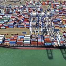 Tarif Dagang Trump Makan Korban Lagi: Kapal Kargo Global