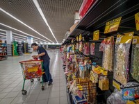 Pertumbuhan Ekonomi Tinggi Tapi Kok Emiten Ritel Babak Belur?