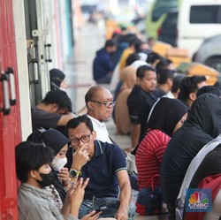 Bukan FOMO, Warga RI Rela Antri Beli Emas Sejak Subuh Gara-Gara ini