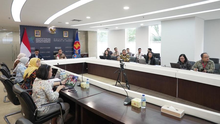Delegasi Indonesia dalam ASEAN Economic Ministers (AEM) Special Meeting, yaitu pertemuan khusus para Menteri Perdagangan ASEAN yang diadakan secara online pada 10 April 2025.