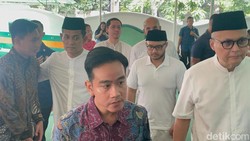 Wapres Gibran Ikut Salat Jenazah Titiek Puspa