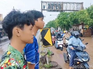 Jalan Malang-Surabaya Banjir Dampak Sungai di Purwosari Pasuruan Meluap