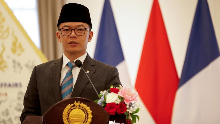 Menteri Luar Negeri Indonesia Sugiono berbicara pada konferensi pers di Jakarta, Indonesia 26 Maret 2025. (REUTERS/Ajeng Dinar Ulfiana)
