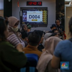 Harga Emas Meledak! Sebelum Beli, Simak Beda Emas Antam, Pegadaian-UBS