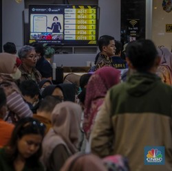 Warga RI 'Menggila', Pusat Butik Emas Antam Penuh Sesak Diserbu Warga