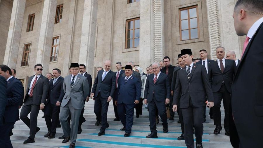 Presiden Prabowo Subianto memberikan pidato di Parlemen Turki, Ankara, Kamis (10/4/2025). (Dok. BPMI)