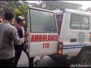 Remaja di Lamongan Tewas Tertabrak Truk Saat Antar Adik ke Sekolah