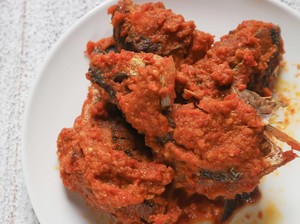 Resep Ikan Tongkol Bumbu Cabe, Gurih Pedasnya Nampol