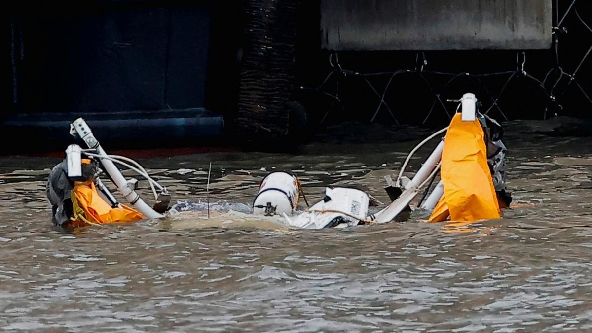 Potret Kecelakaan Maut Helikopter Jatuh ke Sungai, 6 Orang Tewas