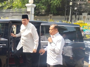 SBY-Jimly Asshiddiqie Melayat ke Rumah Duka Titiek Puspa