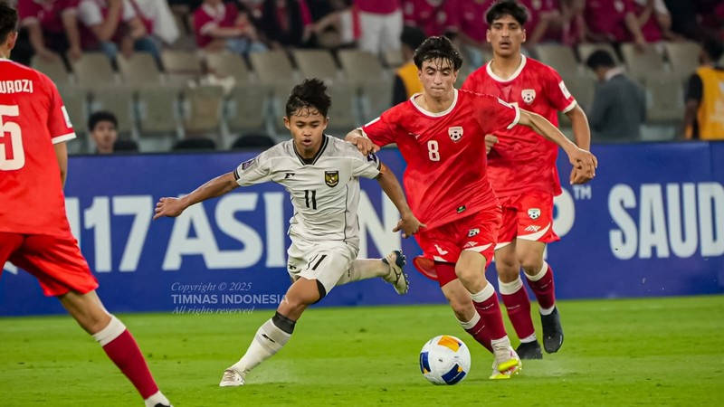 Timnas Indonesia U-17 meraih kemenangan saat menghadapi Afghanistan di Piala Asia U-17 2025. Garuda Muda menang dua gol tanpa balas. Matchday pamungkas Grup C Piala Asia U-17 menghadirkan Indonesia vs Afghanistan. Duel digelar di Prince Abdullan Al-Faisal Stadium, Jumat (11/4/2025) dini hari WIB. (Dok. PSSI) Timnas Indonesia U-17 meraih kemenangan saat menghadapi Afghanistan di Piala Asia U-17 2025. Garuda Muda menang dua gol tanpa balas. Matchday pamungkas Grup C Piala Asia U-17 menghadirkan Indonesia vs Afghanistan. Duel digelar di Prince Abdullan Al-Faisal Stadium, Jumat (11/4/2025) dini hari WIB. (Dok. PSSI)