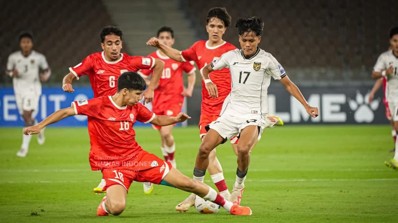 Timnas Indonesia U-17 meraih kemenangan saat menghadapi Afghanistan di Piala Asia U-17 2025. Garuda Muda menang dua gol tanpa balas. Matchday pamungkas Grup C Piala Asia U-17 menghadirkan Indonesia vs Afghanistan. Duel digelar di Prince Abdullan Al-Faisal Stadium, Jumat (11/4/2025) dini hari WIB. (Dok. PSSI)