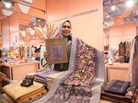 Berdaya Saing Global, UMKM Songket Binaan BRI Ini Tembus Pasar Global
