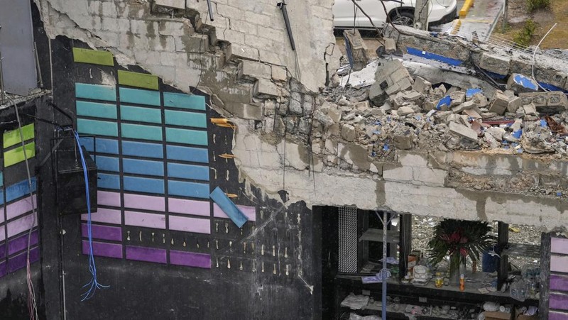An aerial view of the Jet Set nightclub days after its roof collapsed, killing more than 200 people, in Santo Domingo, Dominican Republic, Friday, April 11, 2025. (AP Photo/Matias Delacroix)