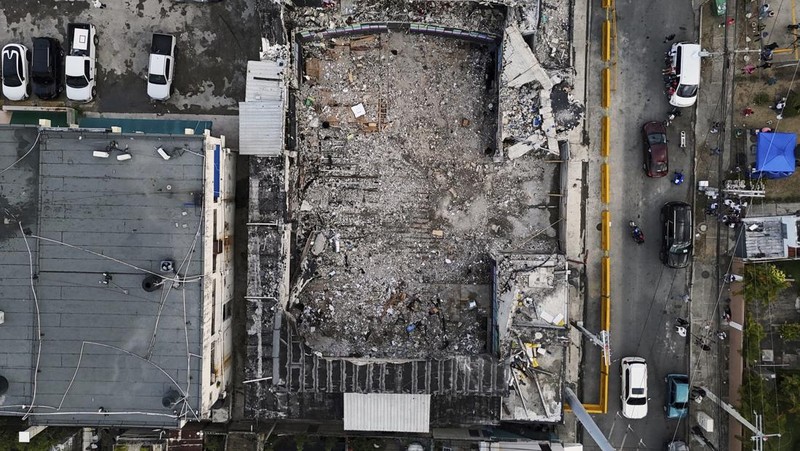An aerial view of the Jet Set nightclub days after its roof collapsed, killing more than 200 people, in Santo Domingo, Dominican Republic, Friday, April 11, 2025. (AP Photo/Matias Delacroix)