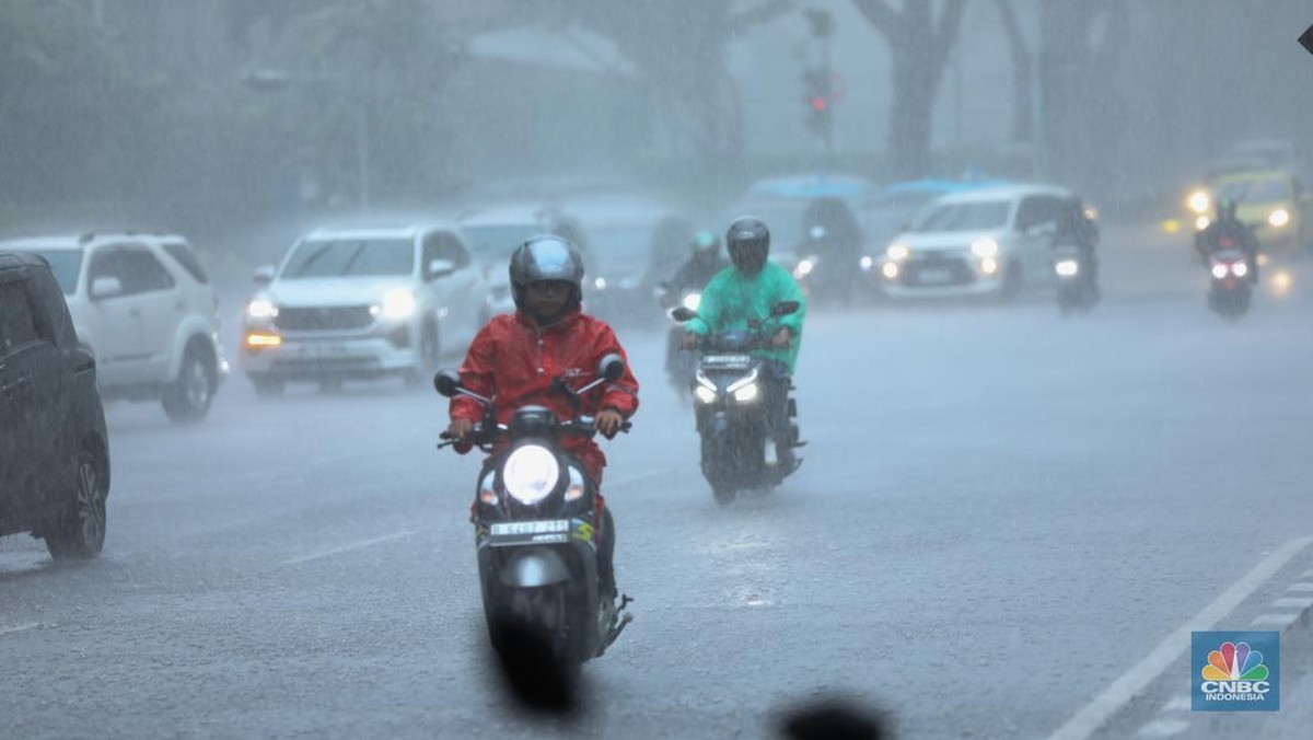    La Nina Absen, Siaga Hujan Lebat Mengintai!   RI Waspada! Hujan Lebat Ancam Tanpa La Nina.   La Nina Hilang, Wilayah Ini Siaga Banjir!   Hujan Lebat Mengancam, La Nina Tak Terlihat!   Siaga! Meski La Nina Tak Datang, Hujan Ekstrem.