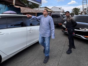 Appi Turun Tegur Pengendara Lawan Arah-Bikin Macet di Jalan Leimena Makassar