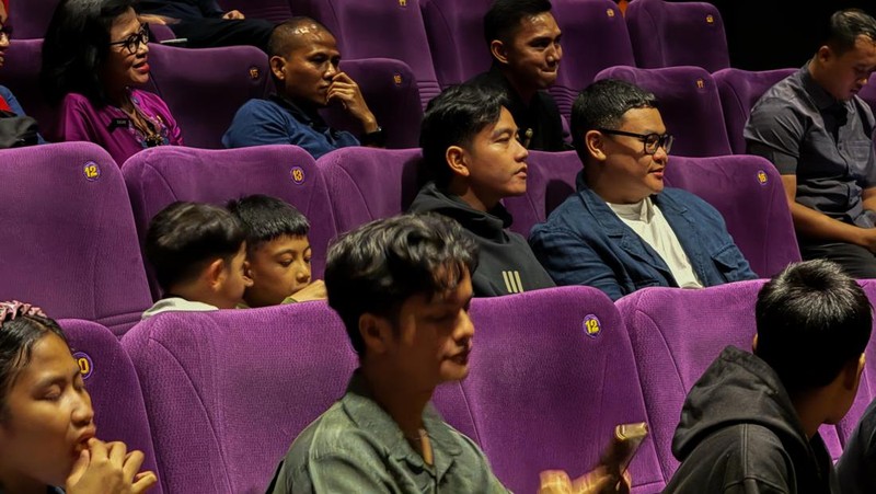 Wapres Ajak Anak Yatim Saksikan Film Jumbo, Tanamkan Nilai Percaya Diri dan Persahabatan. (Biro SetWapres RI)