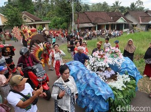 Ulang Tahun 3 Kucing Ini Dirayakan, Undang Biduan Dangdut-Kuda Lumping
