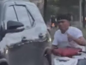 Bang Jago Sayat Mobil Pakai Pisau di Jalanan Pekanbaru Kini Diburu Polisi