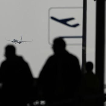 Potret Petaka Hantam China, Bandara Lumpuh-Ratusan Penerbangan Batal