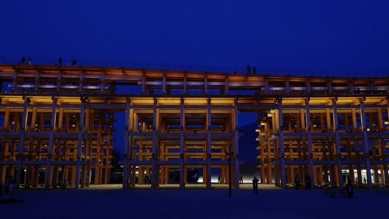 Grand Ring terlihat pada hari Jumat, 11 April 2025, sebelum hari pembukaan Osaka Expo 2025 di Osaka, Jepang bagian barat. (Kyodo News via AP)