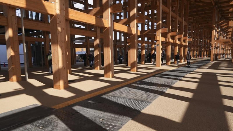 Grand Ring terlihat pada hari Jumat, 11 April 2025, sebelum hari pembukaan Osaka Expo 2025 di Osaka, Jepang bagian barat. (Kyodo News via AP)