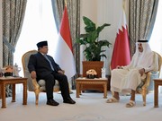 Presiden Republik Indonesia Prabowo Subianto (kiri) dan Emir Kerajaan Qatar Sheikh Tamim bin Hamad Al Thani di Istana Amiri Diwan, Doha, Qatar, Minggu (13/4/2025).