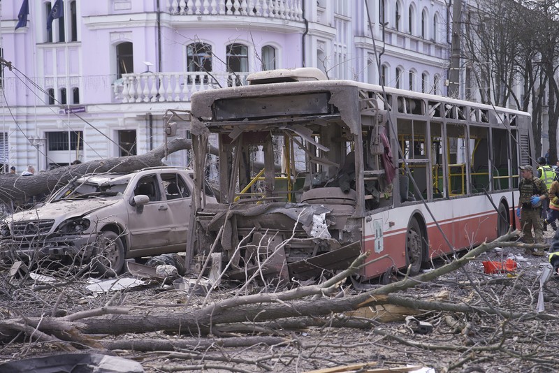 Russia Ukraine War The city center in the aftermath of the Russia's missile attack that killed at least 21 civilians in Sumy, Ukraine, Sunday, April 13, 2025. (AP Photo)