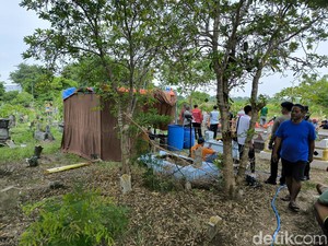 Kematiannya Janggal, Makam Ibu yang Diduga Bunuh Diri di Gresik Dibongkar
