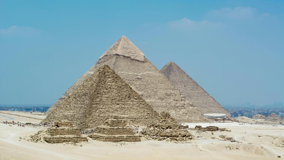 piramida-agung-giza-di-bawah-langit-biru-1744606325039_169 Bacaan pilihan beasiswa di Azhar Egypt 2025, akrab dalam jadwal!
