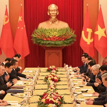 Full Emas! Potret Pertemuan Xi Jinping-Sekjen Partai Komunis Vietnam