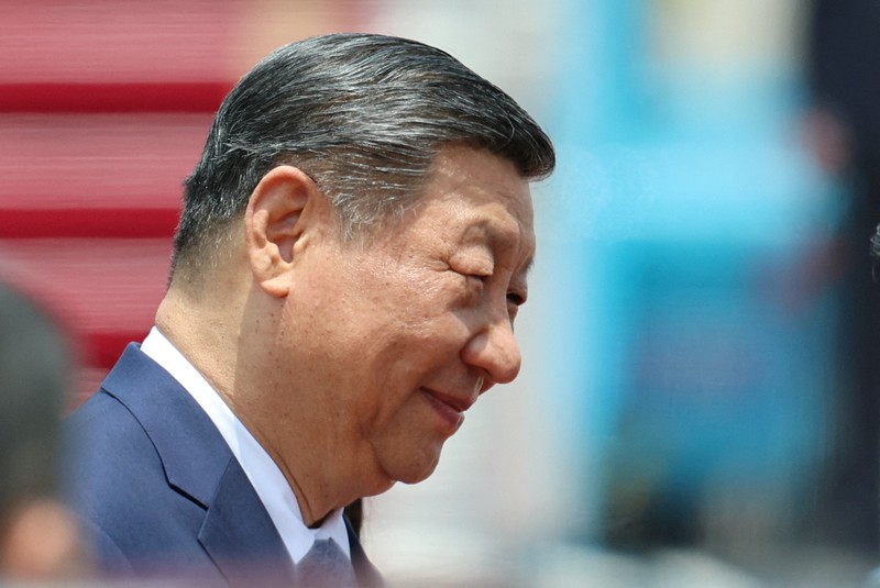 Presiden China Xi Jinping tiba untuk kunjungan kenegaraan dua hari di Bandara Internasional Noi Bai, Hanoi, Vietnam, Senin (14/4/2025). (REUTERS/Athit Perawongmetha/Pool) Presiden China Xi Jinping tiba untuk kunjungan kenegaraan dua hari di Bandara Internasional Noi Bai, Hanoi, Vietnam, Senin (14/4/2025). (REUTERS/Athit Perawongmetha/Pool)