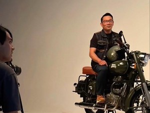 Penjelasan Pihak Ridwan Kamil soal Liburan Bareng Aura Kasih-Hadiahi Vespa