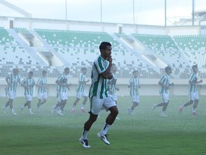Cedera, Abduh Lestaluhu Terancam Absen Bela PSS Lawan Dewa United