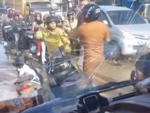 ASN Banyuasin yang Adu Jotos di Jalan Ternyata Pegawai Kelurahan-Sudah Dibina