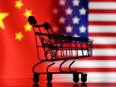 Bendera As dan China. (REUTERS/Dado Ruvic/Illustration)