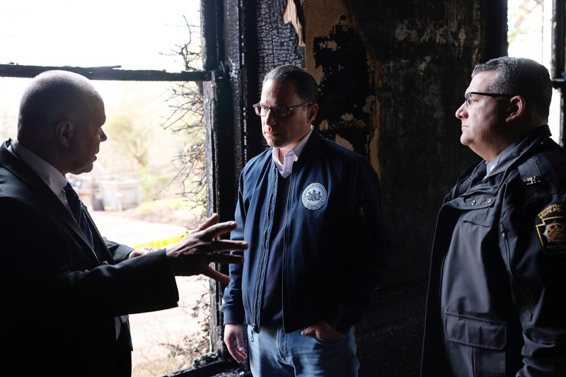 Pemandangan kerusakan di dalam Kediaman Gubernur pada hari Gubernur Pennsylvania Josh Shapiro dan Kepolisian Negara Bagian Pennsylvania memberikan informasi terbaru tentang tindakan pembakaran yang terjadi di kediaman tersebut, di Harrisburg, Pennsylvania, AS, 13 April 2025. Pemandangan kerusakan di dalam Kediaman Gubernur pada hari Gubernur Pennsylvania Josh Shapiro dan Kepolisian Negara Bagian Pennsylvania memberikan informasi terbaru tentang tindakan pembakaran yang terjadi di kediaman tersebut, di Harrisburg, Pennsylvania, AS, 13 April 2025. (Commonwealth Media Services/Handout via REUTERS)