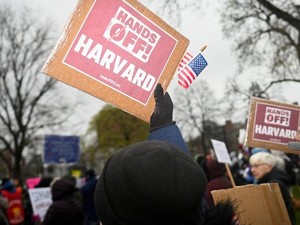 Tak Terima Perintahnya Ditolak, Trump Kasih Ancaman Baru ke Harvard