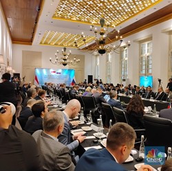 RI & Rusia Jajaki Kerja Sama Perdagangan Minyak Mentah hingga Nuklir