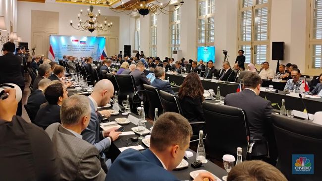 RI dan Rusia Jajaki Kerja Sama Perdagangan Minyak Mentah hingga Nuklir