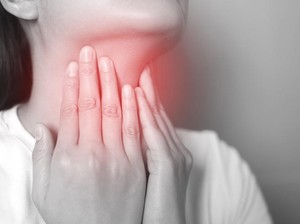 Waspada Sakit Tenggorokan Berikut Identik dengan Gejala COVID-19 Varian Baru