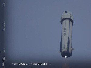 Melihat Momen Blue Origin 11 Menit Bawa 6 Penumpang ke Luar Angkasa