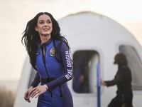 Mau Wisata Luar Angkasa seperti Katy Perry? Siapkan Duit Segini