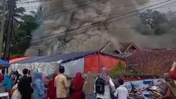 Pesta Pernikahan di Tasik Sempat Bubar gegara Rumah Tetangga Kebakaran