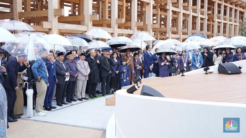 World Expo 2025 Osaka resmi dibuka untuk umum pada Minggu (13/4). Sejak hari pertama, Paviliun Indonesia langsung diserbu lebih dari 5.000 pengunjung yang antusias ingin mengenal Indonesia lebih dekat. (CNBC Indonesia/Angga Yosua)