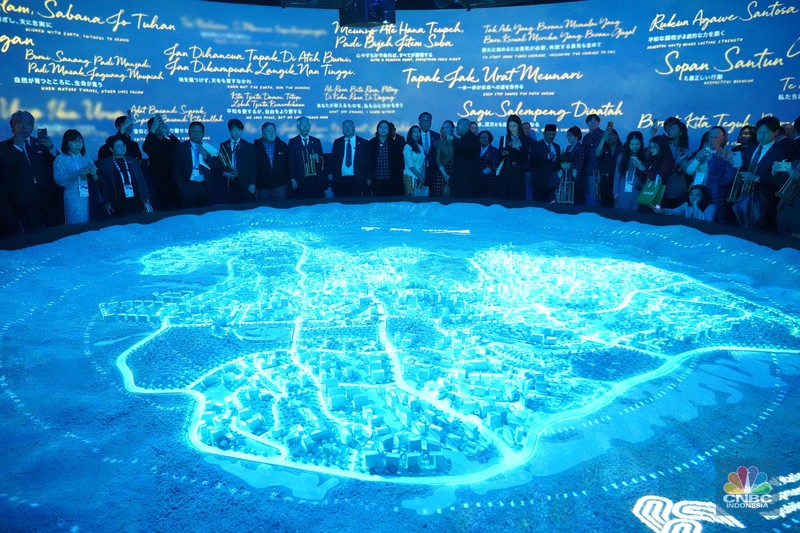 World Expo 2025 Osaka resmi dibuka untuk umum pada Minggu (13/4). Sejak hari pertama, Paviliun Indonesia langsung diserbu lebih dari 5.000 pengunjung yang antusias ingin mengenal Indonesia lebih dekat. World Expo 2025 Osaka resmi dibuka untuk umum pada Minggu (13/4). Sejak hari pertama, Paviliun Indonesia langsung diserbu lebih dari 5.000 pengunjung yang antusias ingin mengenal Indonesia lebih dekat. (CNBC Indonesia/Angga Yosua)