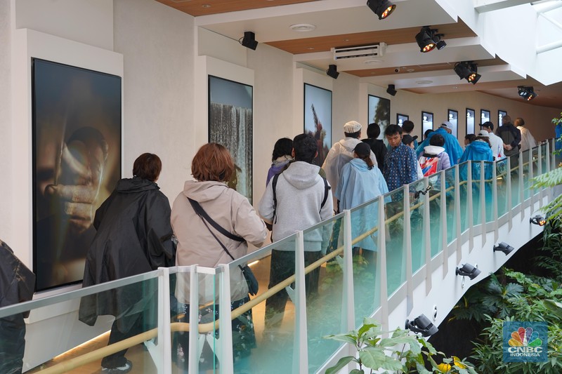 World Expo 2025 Osaka resmi dibuka untuk umum pada Minggu (13/4). Sejak hari pertama, Paviliun Indonesia langsung diserbu lebih dari 5.000 pengunjung yang antusias ingin mengenal Indonesia lebih dekat. World Expo 2025 Osaka resmi dibuka untuk umum pada Minggu (13/4). Sejak hari pertama, Paviliun Indonesia langsung diserbu lebih dari 5.000 pengunjung yang antusias ingin mengenal Indonesia lebih dekat. (CNBC Indonesia/Angga Yosua)